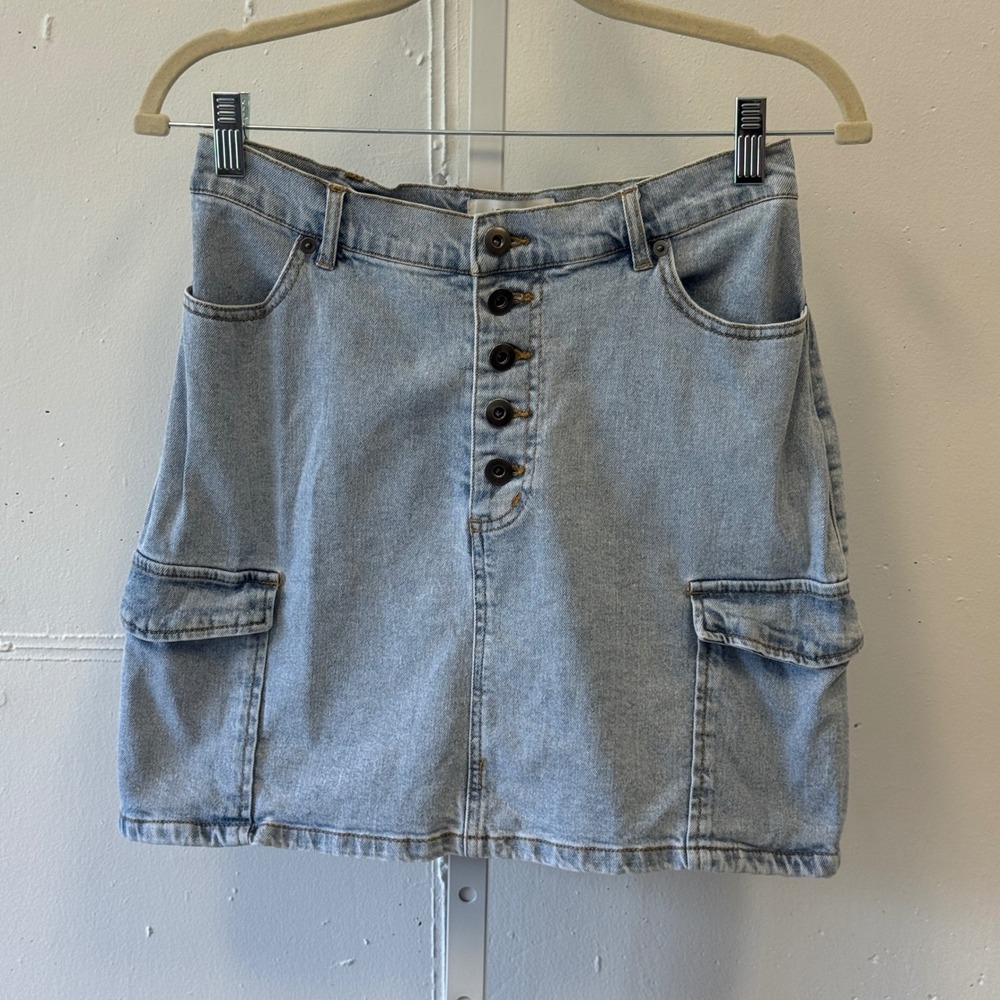 Love Tree Denim Blue Cargo Utility Mini Skirt Button Fly Light Wash Med 7155SM